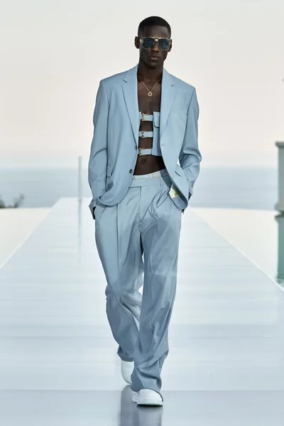 Look 14
